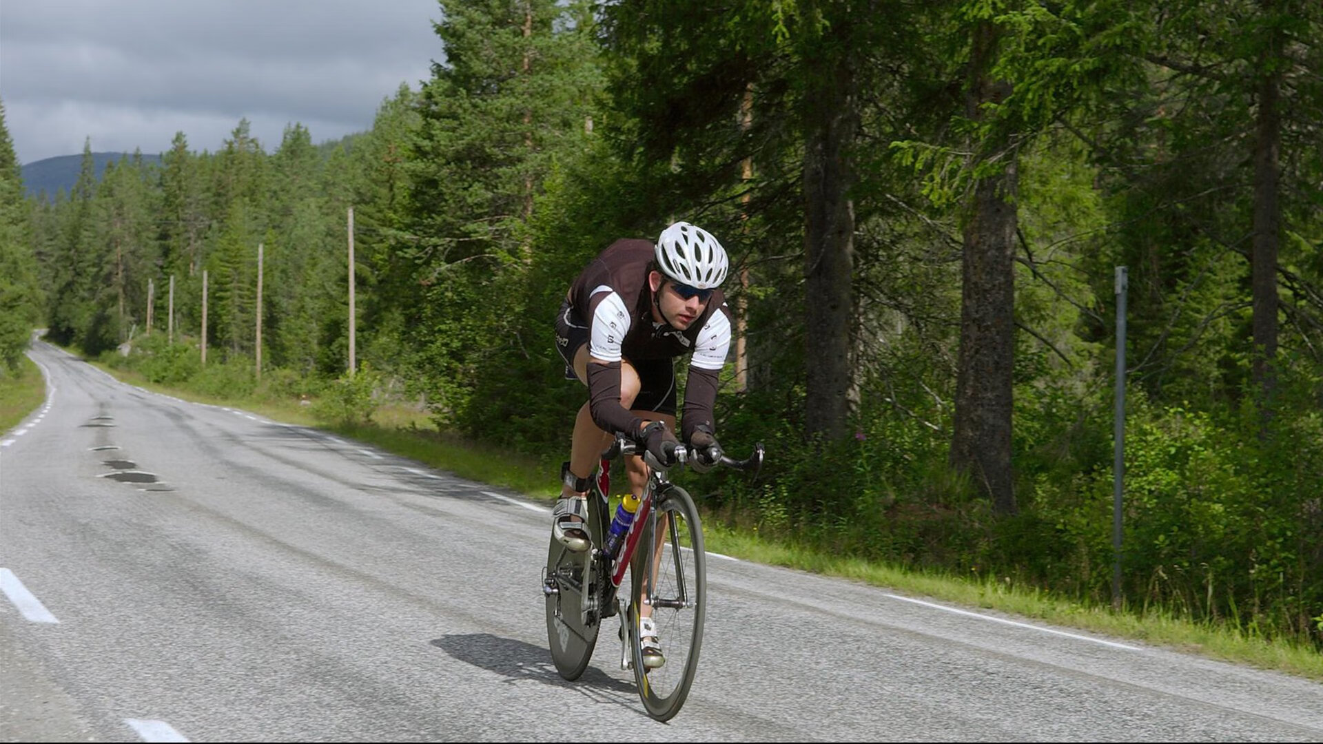 决赛焦点:奥卡拉汉如何领先对手整条泳道,拉奥 卡奥