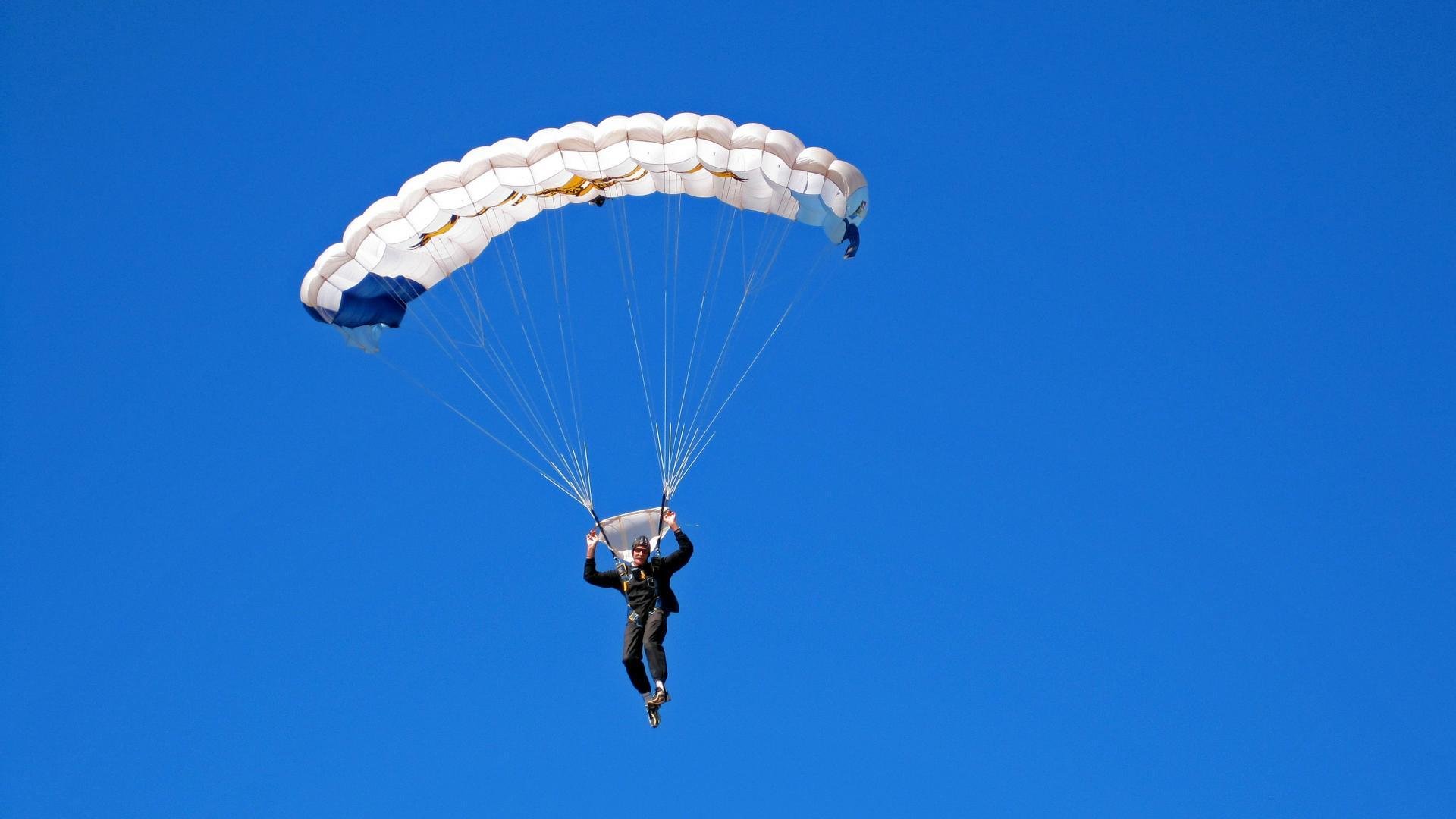 弗朗索瓦·霍尔茨豪伊泽：作为南非队的核心传球手，他的每次决策至关重要